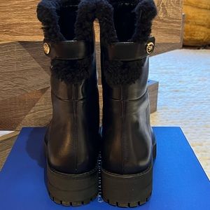 NEW IN BOX Stuart Weitzman shearling lined lug sole bootie (sz 6.5)